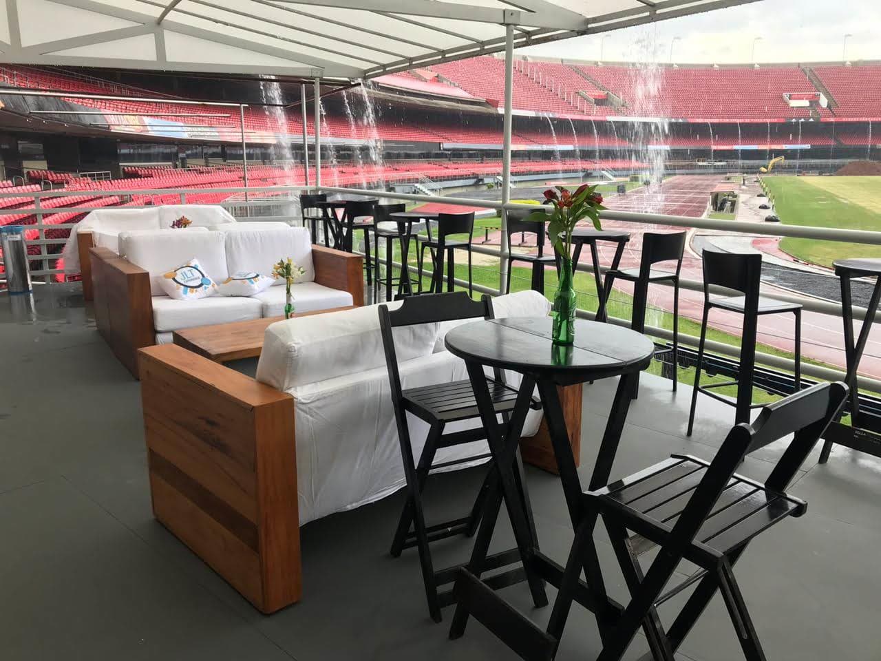 Outro ângulo do deck da confraternização da JLT.